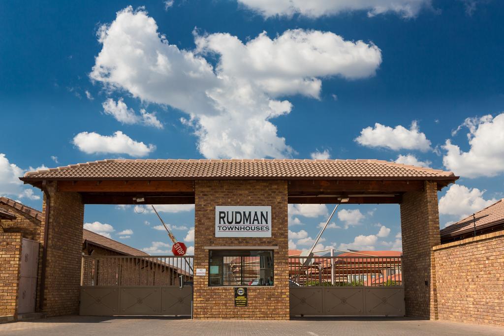 Rudman Townhouses - Family Apartment Boksburg Exterior foto